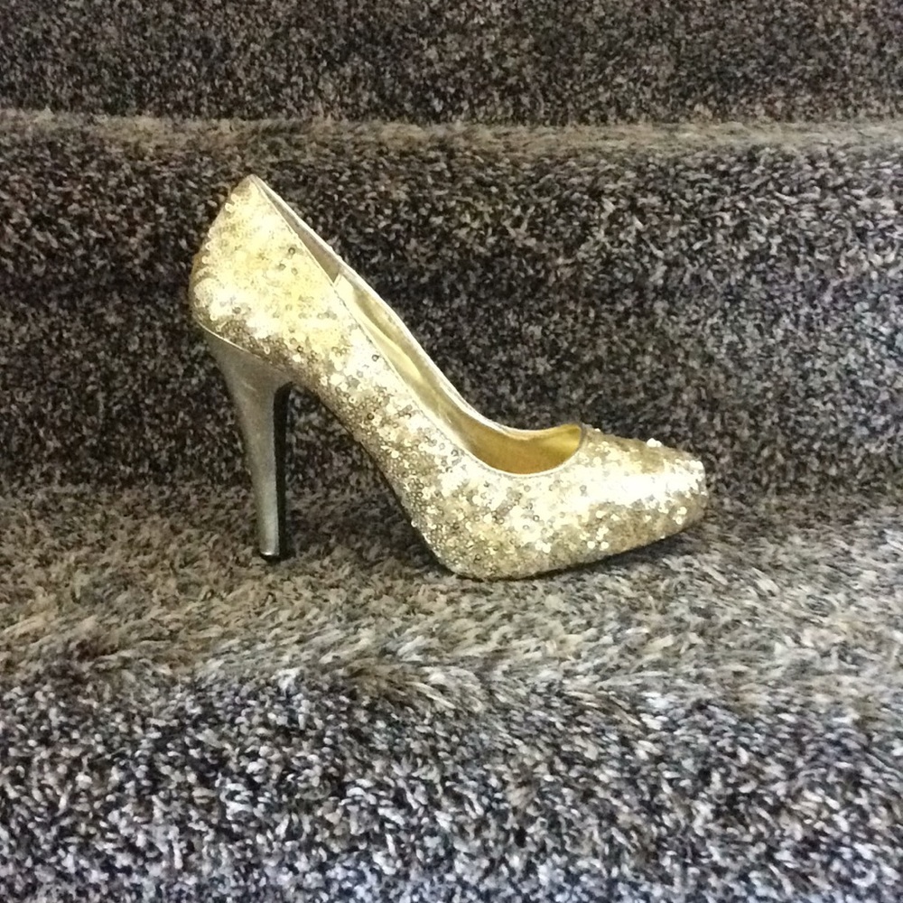 Pumps - Picture 3 of 3
